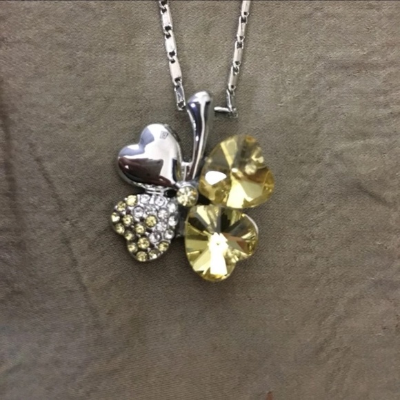 WGP Yellow Swarovski Elements flower necklace - Picture 2 of 3